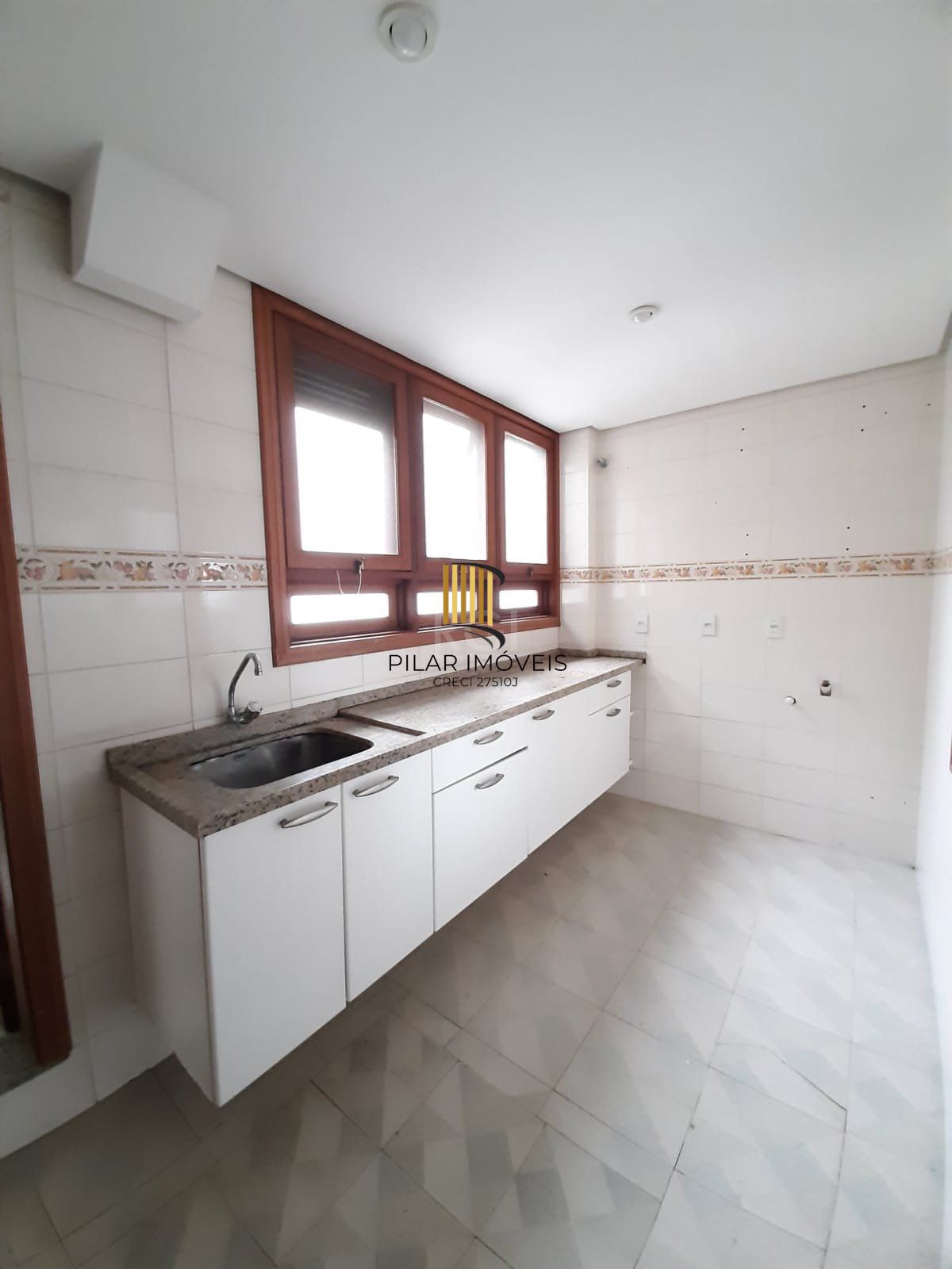 Apartamento para Venda - 181.63m², 3 dormitórios, sendo 1 suites, 2 vagas - Menino Deus