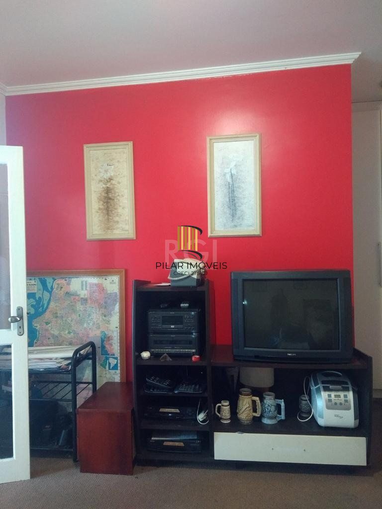 Casa para Venda - 249.86m², 3 dormitórios, sendo 1 suites, 4 vagas - Medianeira