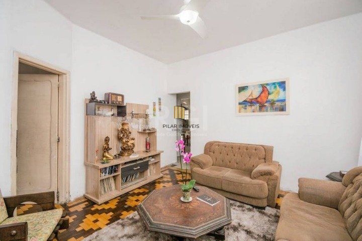 Casa para Venda - 290m², 3 dormitórios, 4 vagas - Santo Antonio