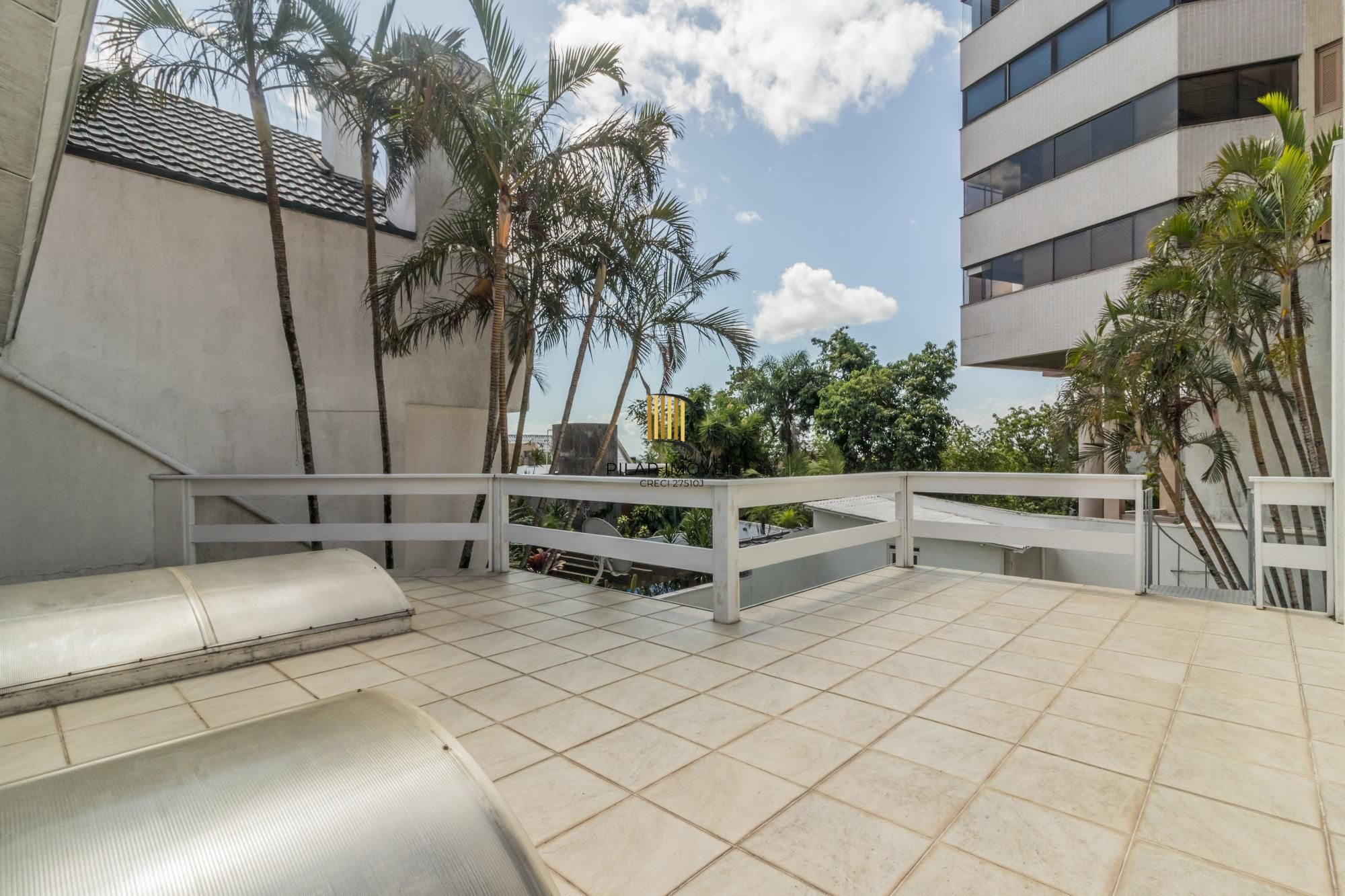 Casa para Venda - 250m², 4 dormitórios, sendo 1 suites, 3 vagas - Menino Deus