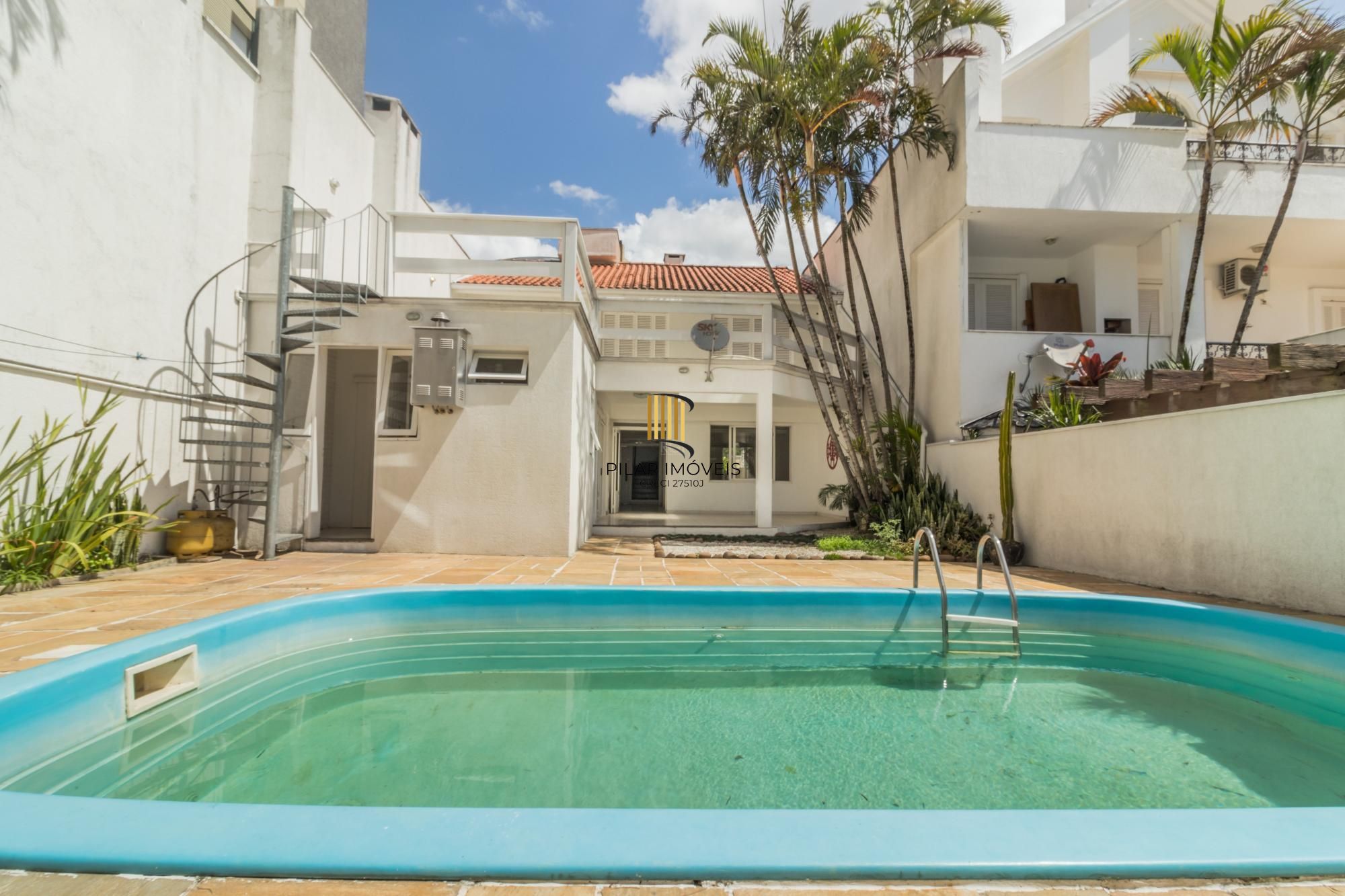 Casa para Venda - 250m², 4 dormitórios, sendo 1 suites, 3 vagas - Menino Deus