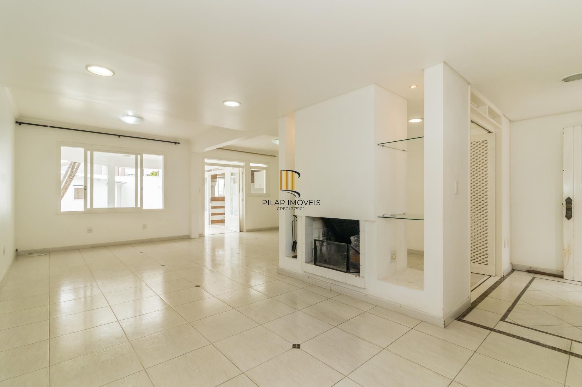 Casa para Venda - 250m², 4 dormitórios, sendo 1 suites, 3 vagas - Menino Deus
