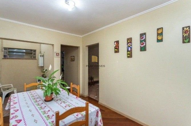 Casa com 2 dormitórios ,sendo 1 suíte para venda no bairro Tristeza em Porto Alegre/RS.