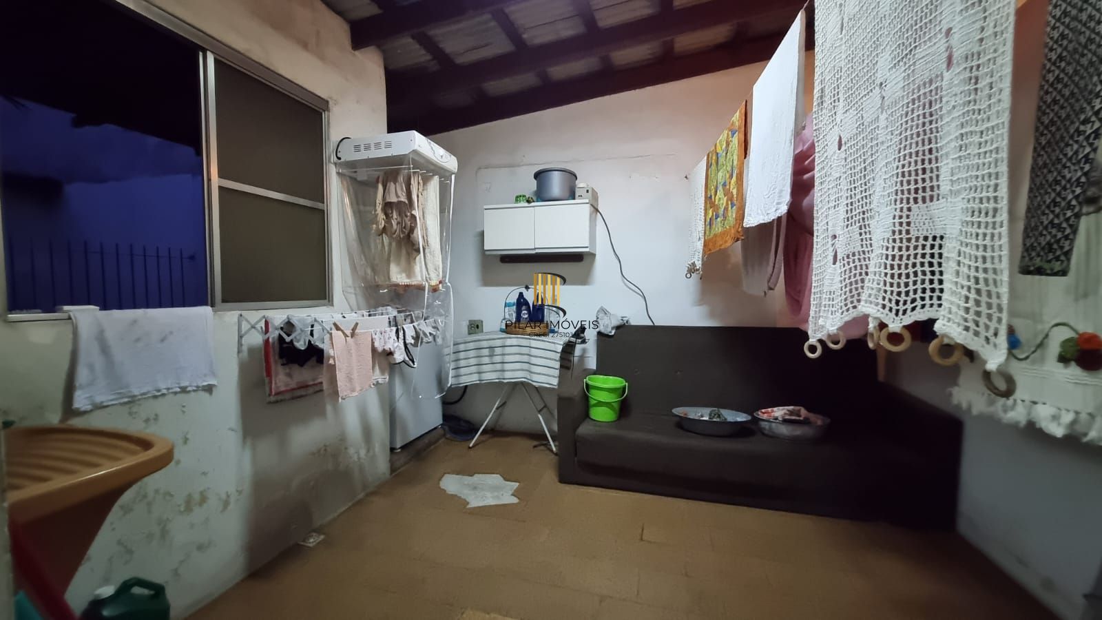 Casa Sobrado Residencial de 3 dormitórios para venda, 1 vaga de  garagem fechada no bairro Cidade Baixa em Porto Alegre/RS.