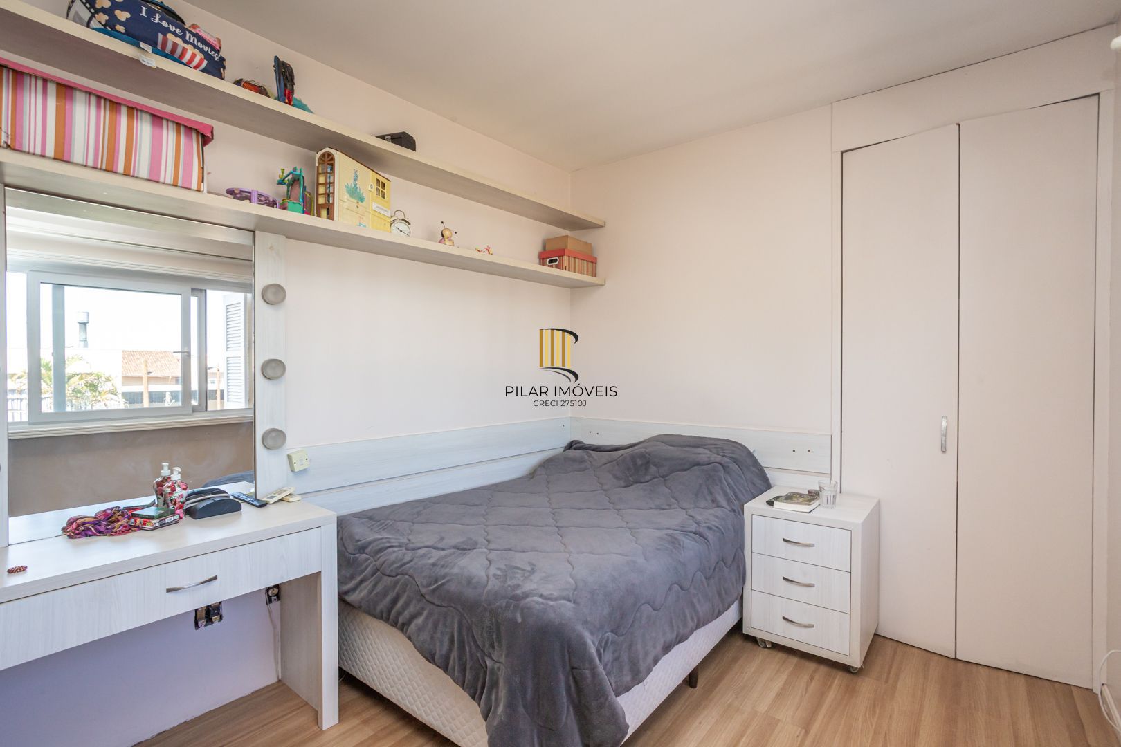 Casa 4 dormitórios no bairro Igara