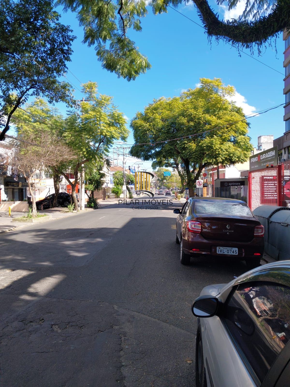Apartamento de frente com 2 dormitórios para venda no bairro Jardim Botânico em Porto Alegre/RS.