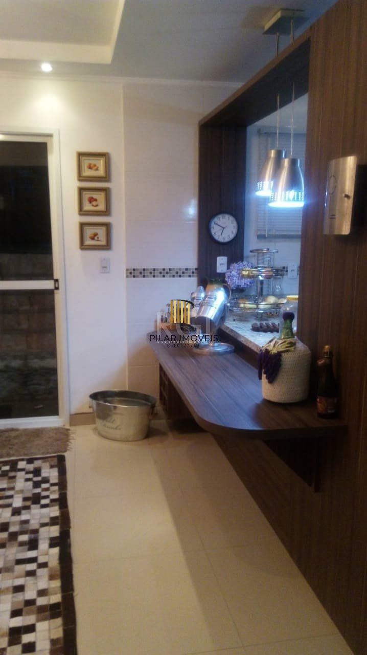Casa para Venda - 300m², 3 dormitórios, sendo 3 suites, 6 vagas - São Lucas