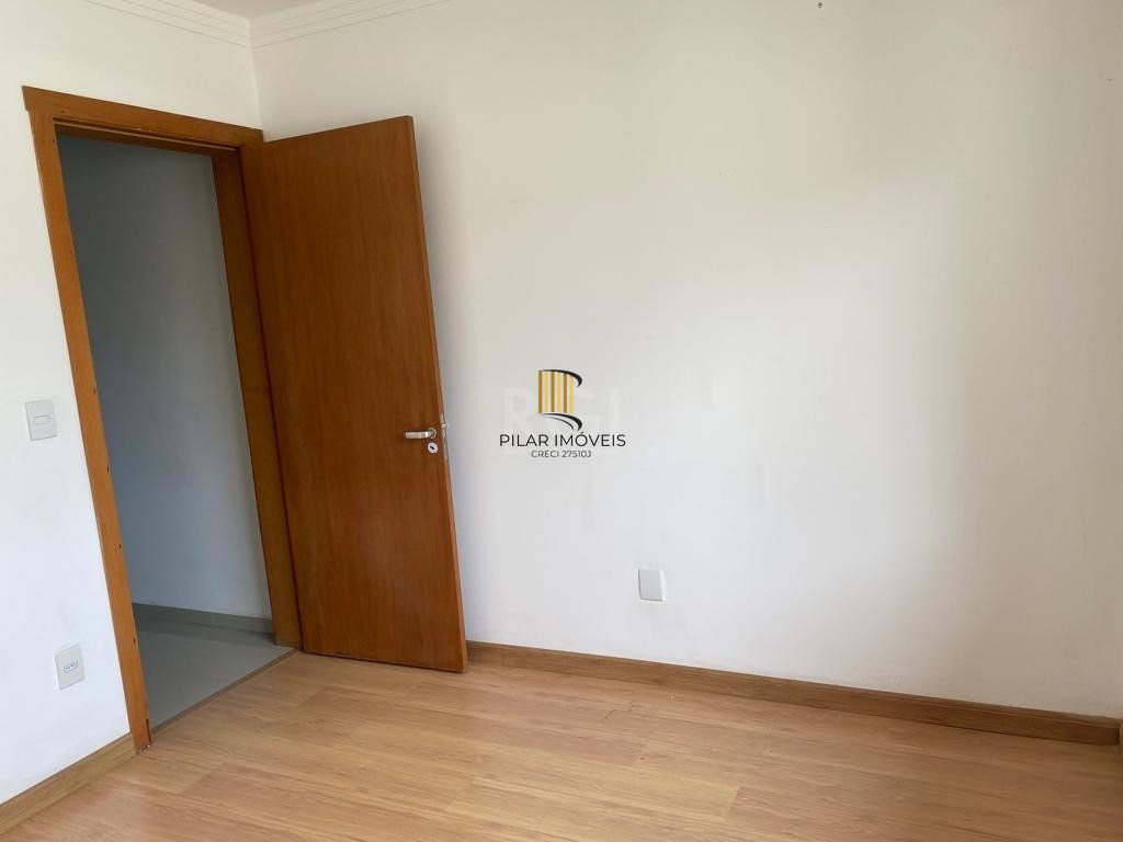 Casa 3 dormitórios no bairro Hípica