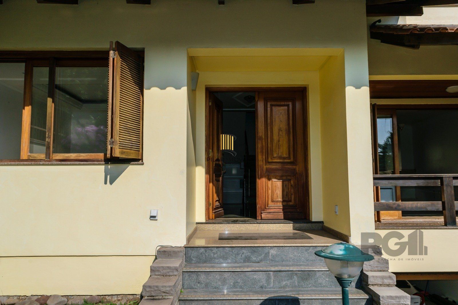 Casa 3 dormitórios no bairro Chácara das Pedras