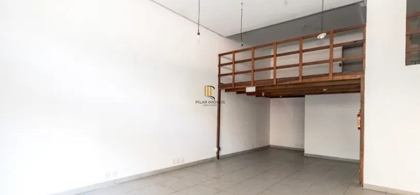 Loja com 68,02m² no bairro Santana