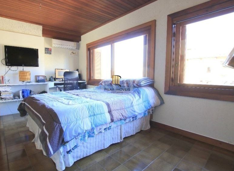 Casa para Venda - 395m², 3 dormitórios, sendo 3 suites, 2 vagas - Santana