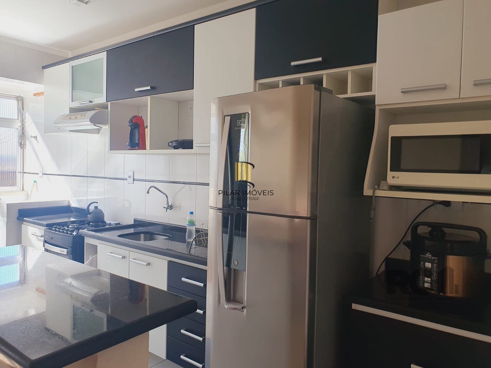 Apartamento de 02 dormitórios, no bairro Partenon, para locação