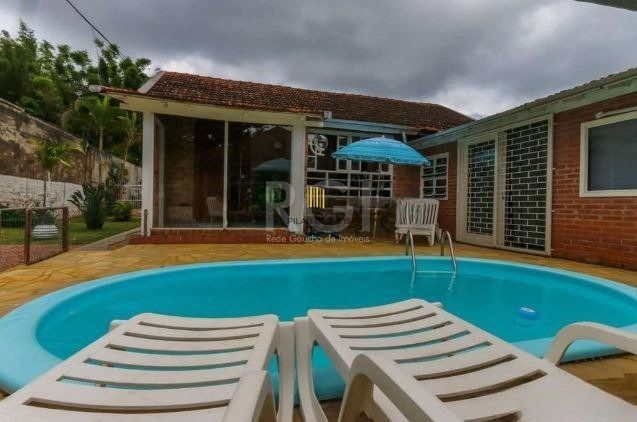 Casa para Venda - 160m², 3 dormitórios, 3 vagas - Partenon