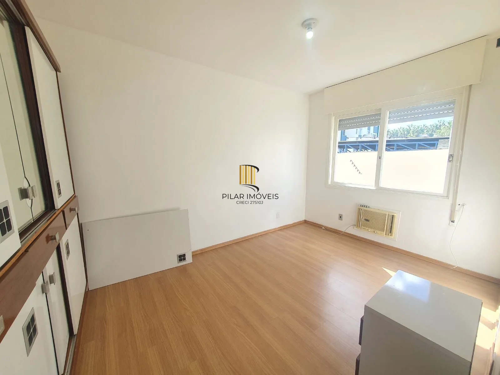 Apartamento de 2 dormitórios no bairro Azenha para comprar