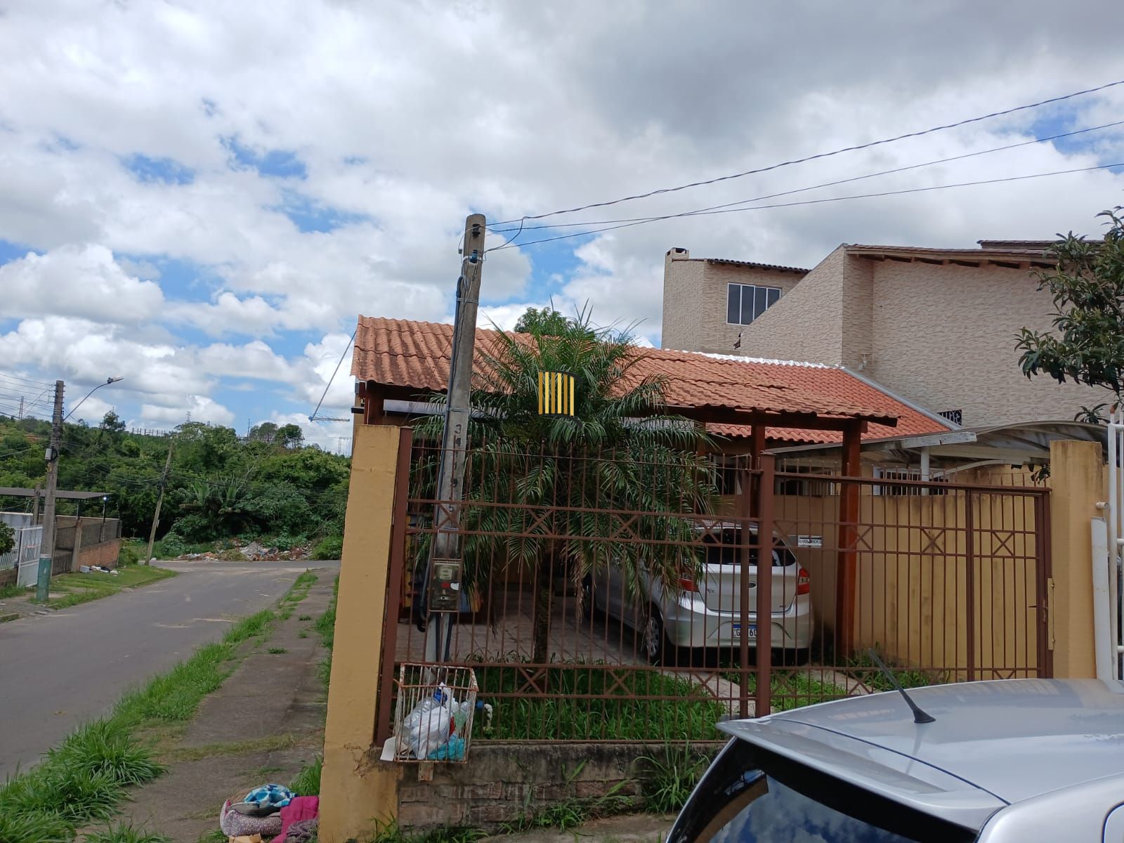 Casa de 2 dormitórios, 2 banheiros para venda no Jardim Algarve em Alvorada/RS.