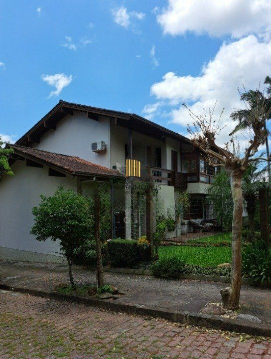 Casa 3 dormitórios no bairro Espírito Santo