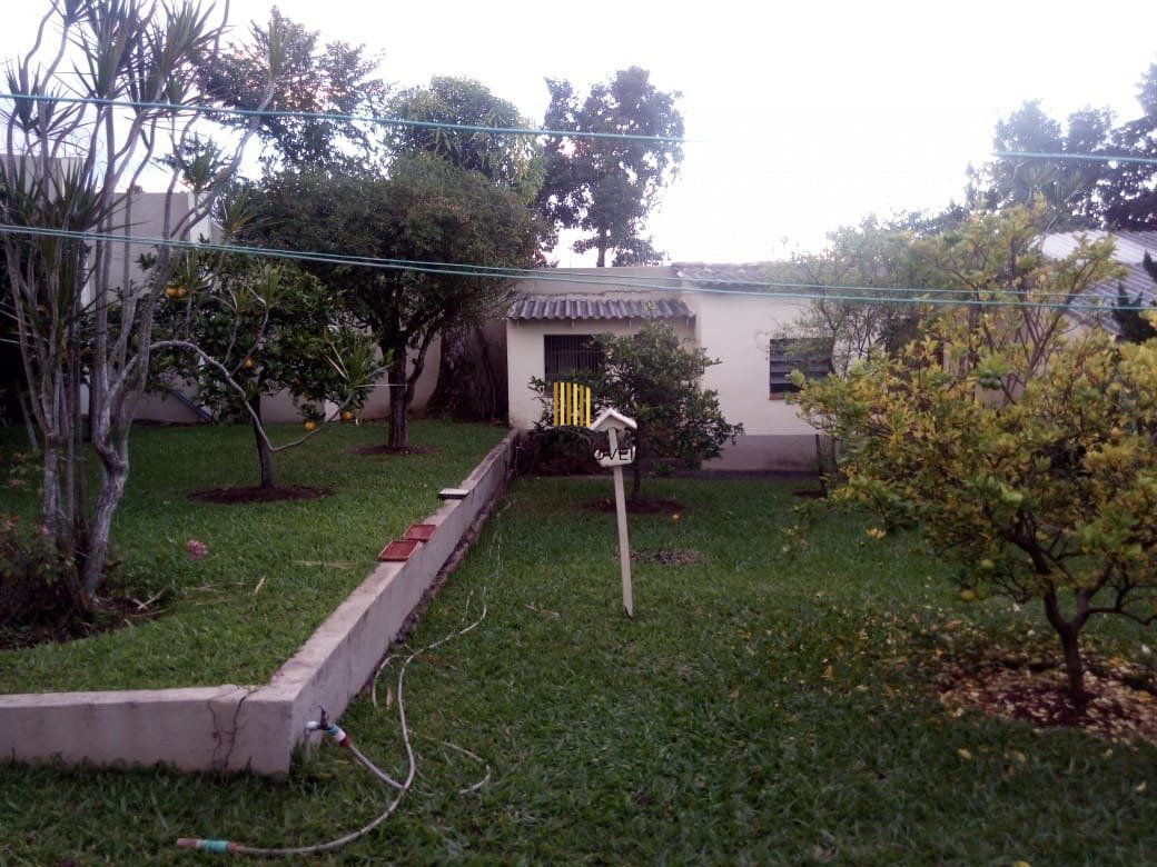 Casa para Venda - 320m², 4 dormitórios, sendo 2 suites, 5 vagas - Santo Antonio