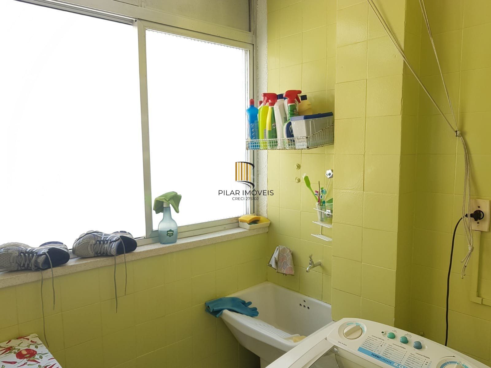 Cobertura de 2 dormitórios no bairro Petropolis