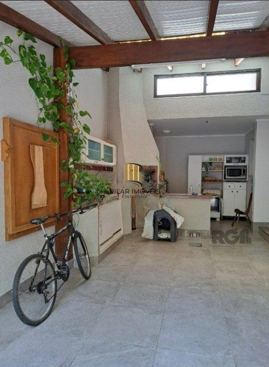 Casa 3 dormitórios no bairro Espírito Santo