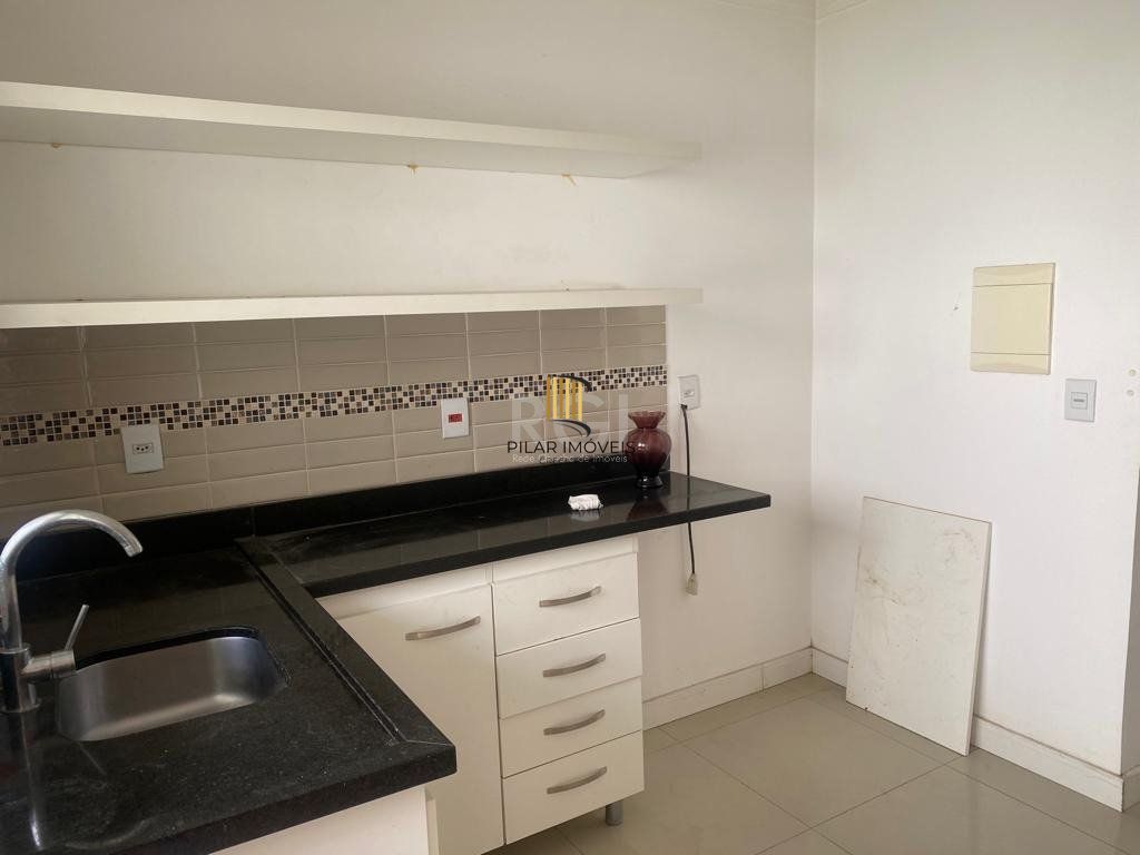 Casa 3 dormitórios no bairro Hípica