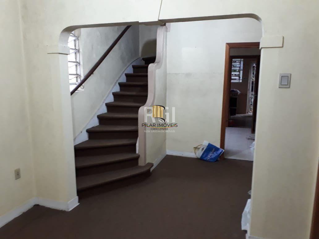 Casa para Venda - 415.8m², 5 dormitórios, 3 vagas - Menino Deus