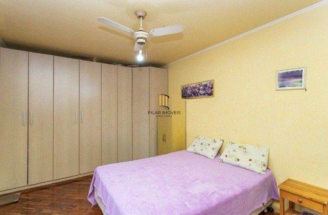 Casa com 2 dormitórios ,sendo 1 suíte para venda no bairro Tristeza em Porto Alegre/RS.
