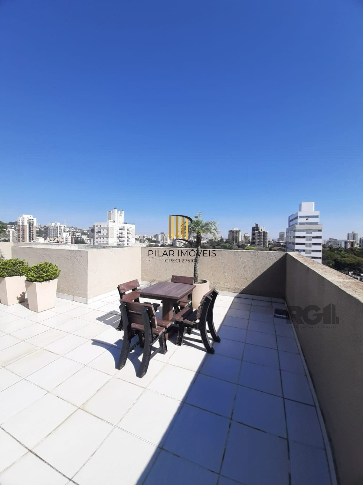 Apartamento 2 dormitórios no bairro Azenha
