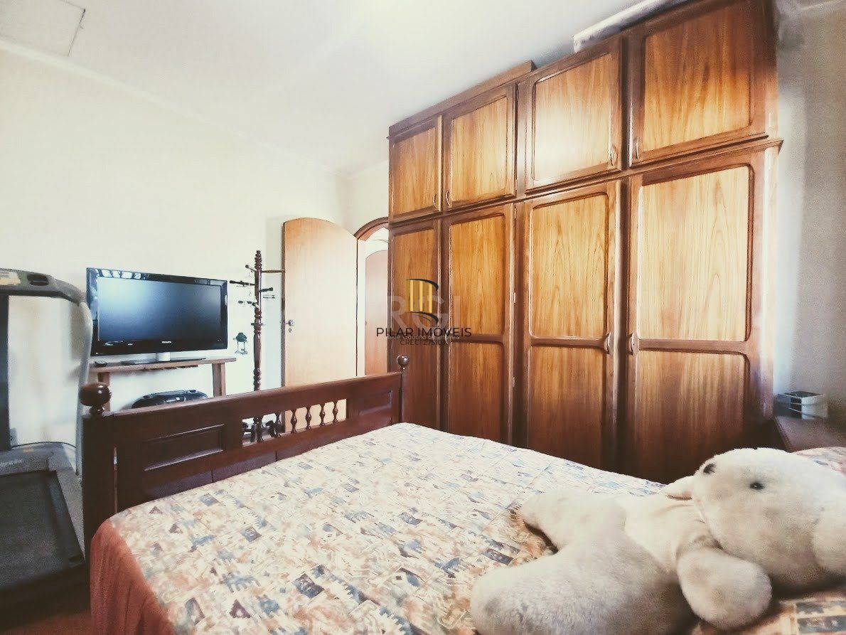Casa 5 dormitórios no bairro Santana
