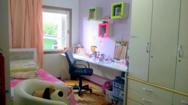 Sobrado para Venda - 240m², 3 dormitórios, sendo 1 suites, 1 vaga - Partenon