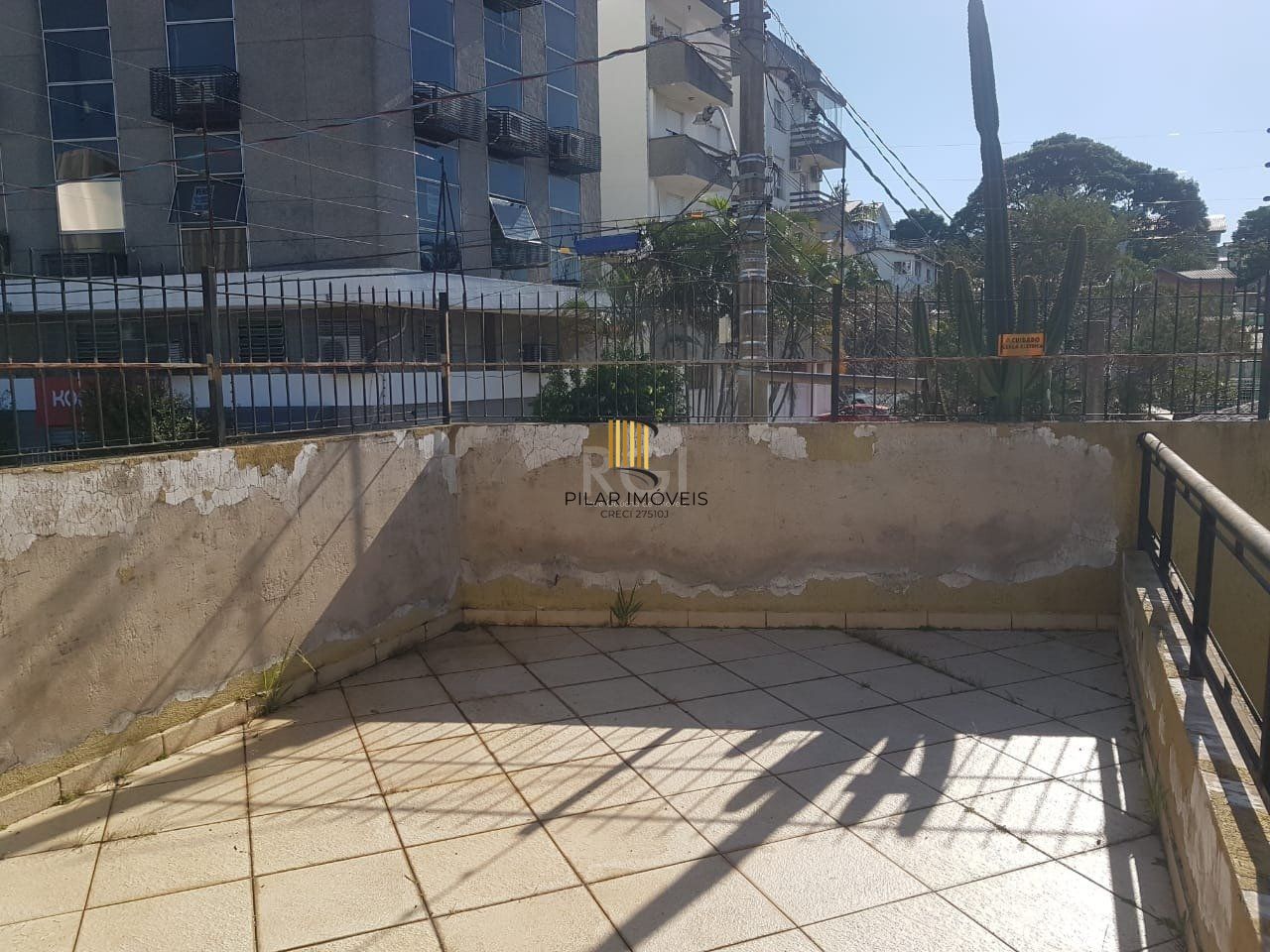 Casa para Venda - 300m², 4 dormitórios, sendo 1 suites, 2 vagas - Glória