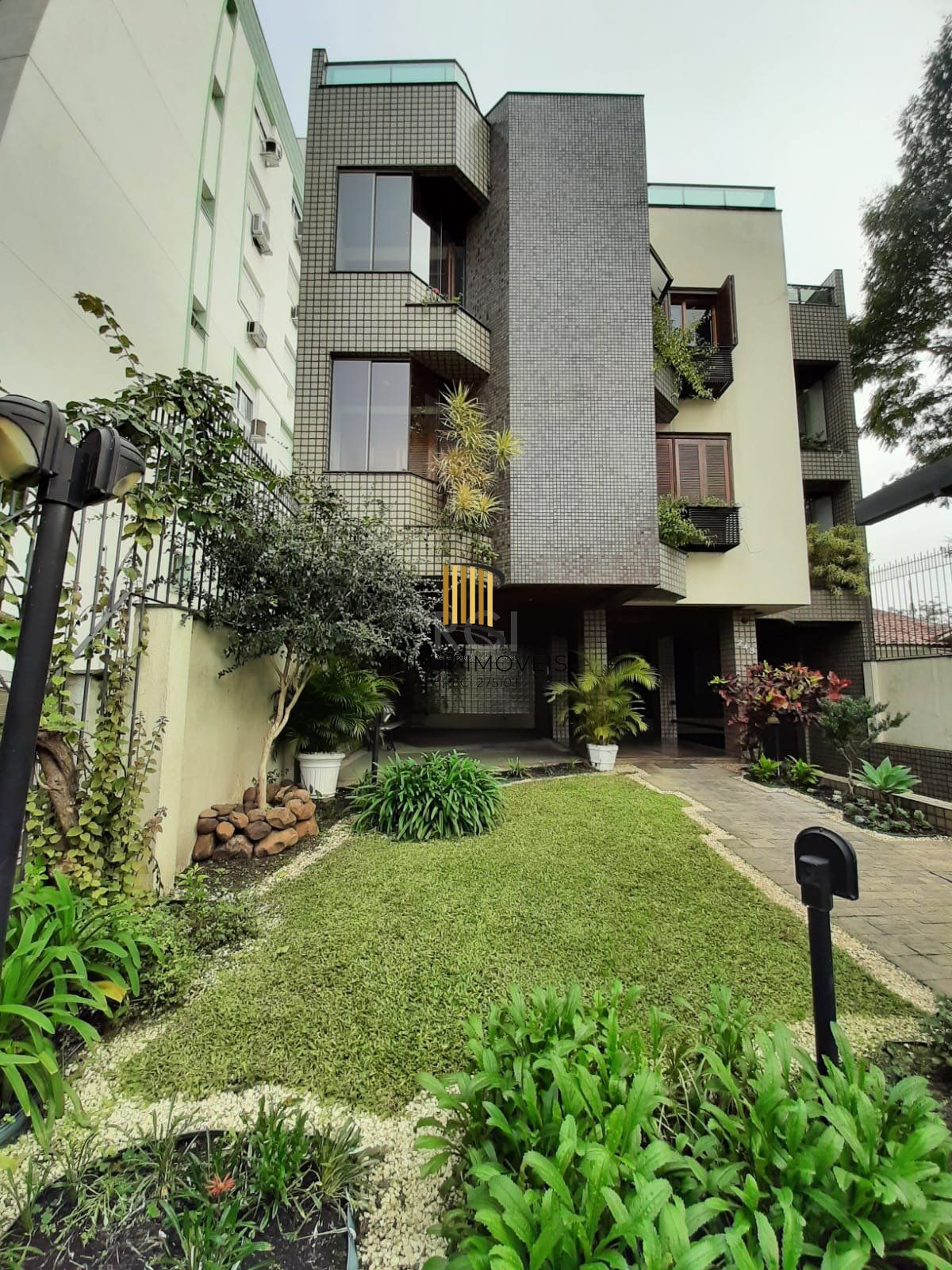 Apartamento para Venda - 181.63m², 3 dormitórios, sendo 1 suites, 2 vagas - Menino Deus