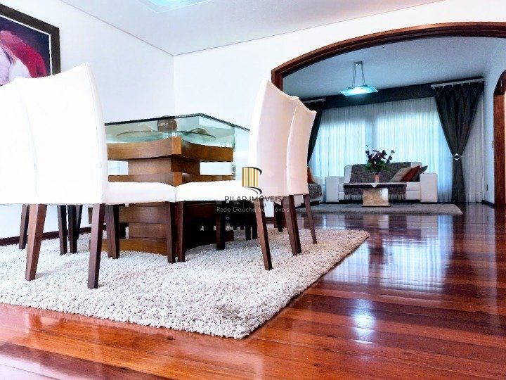 Casa 5 dormitórios no bairro Santana