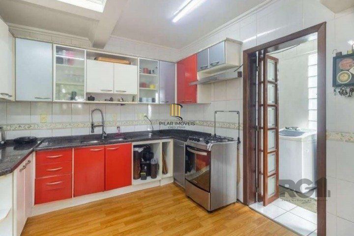 Casa 4 dormitórios no bairro Santo Antônio