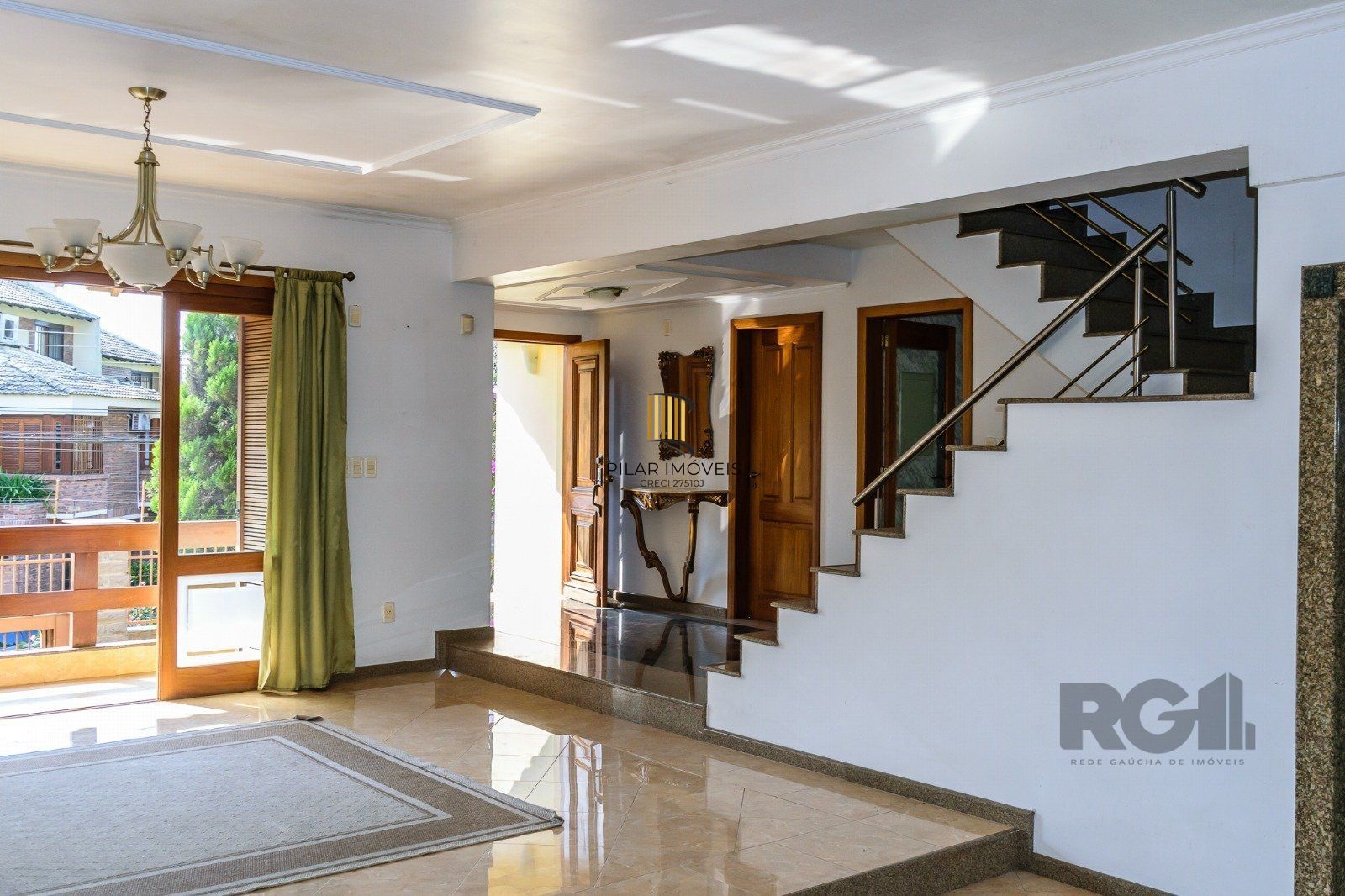 Casa 3 dormitórios no bairro Chácara das Pedras