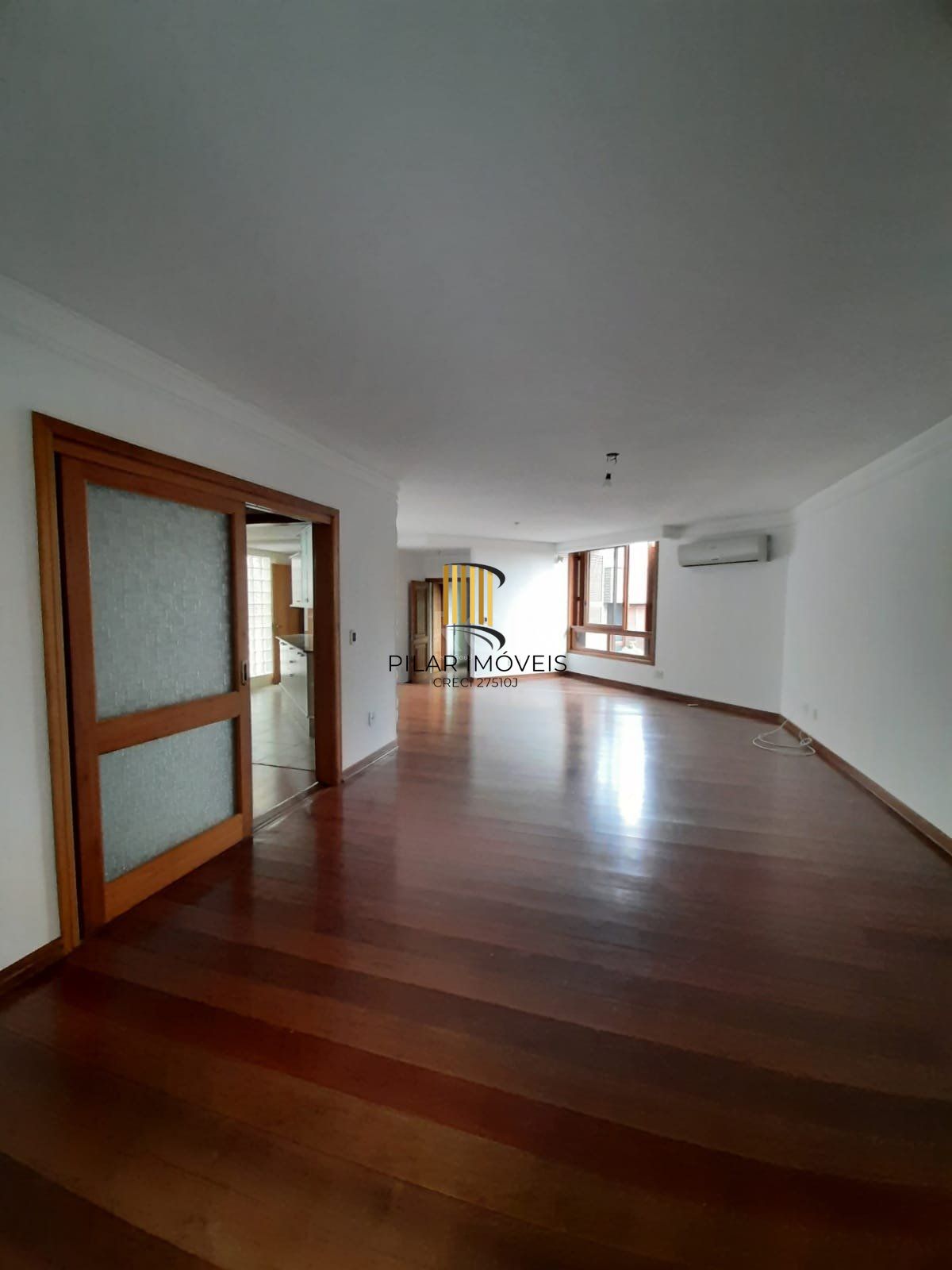 Apartamento para Venda - 181.63m², 3 dormitórios, sendo 1 suites, 2 vagas - Menino Deus