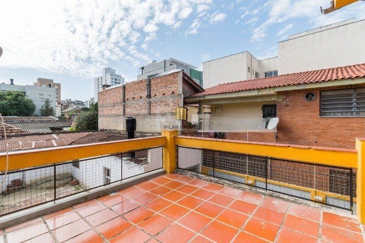 Casa para Venda - 240m², 3 dormitórios, sendo 1 suites, 3 vagas - Santana