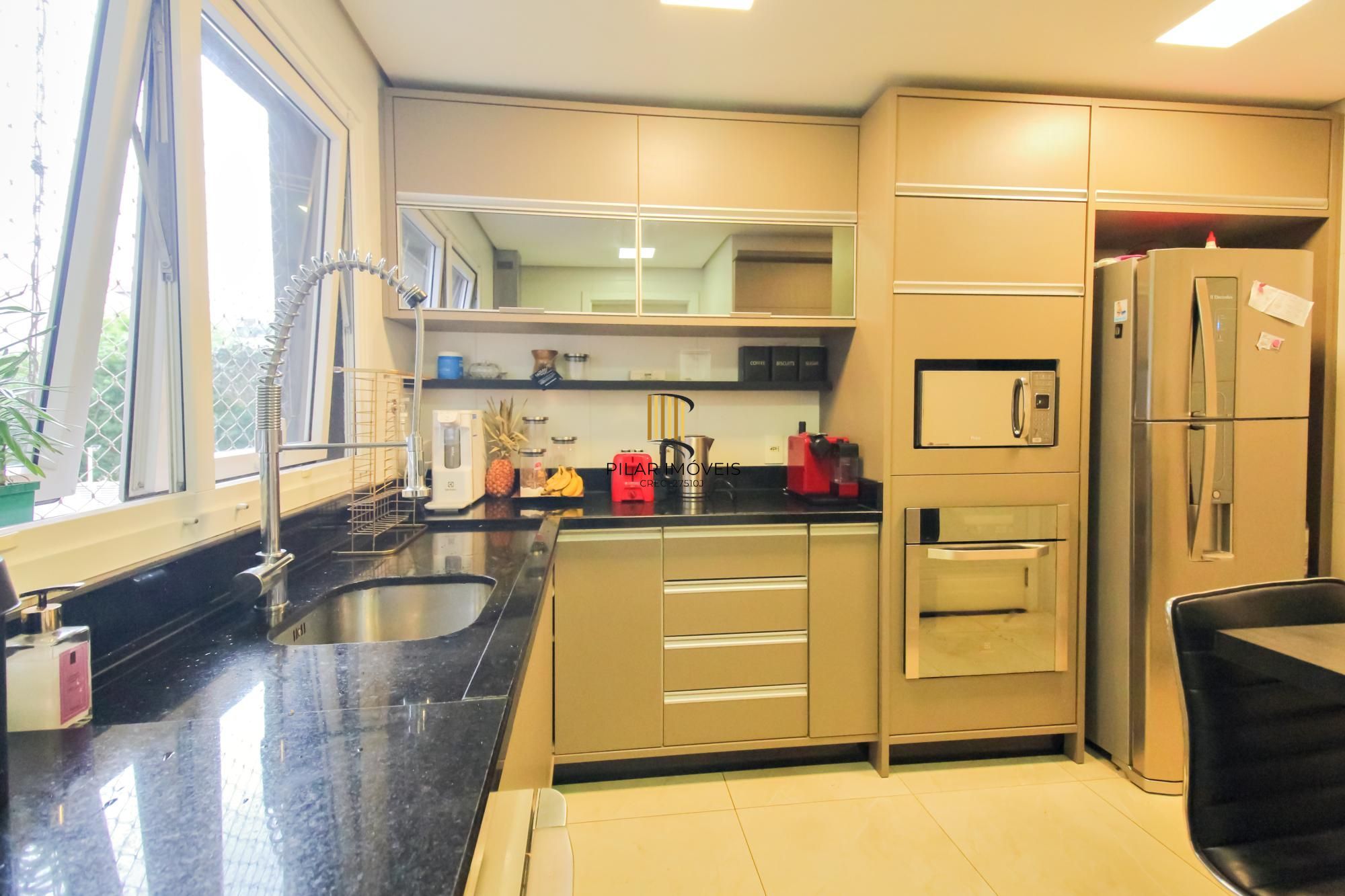 Apartamento 3 dormitórios no bairro Menino Deus