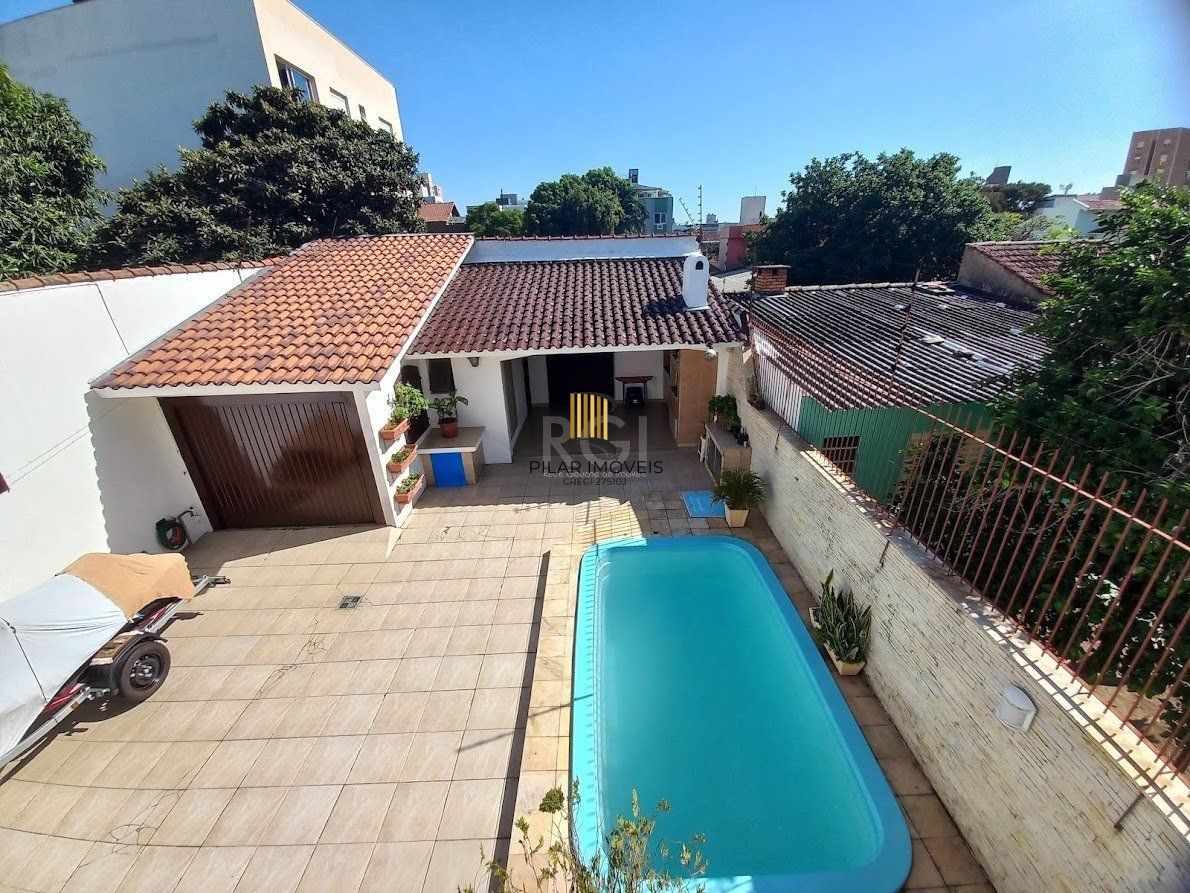 Casa 5 dormitórios no bairro Santana