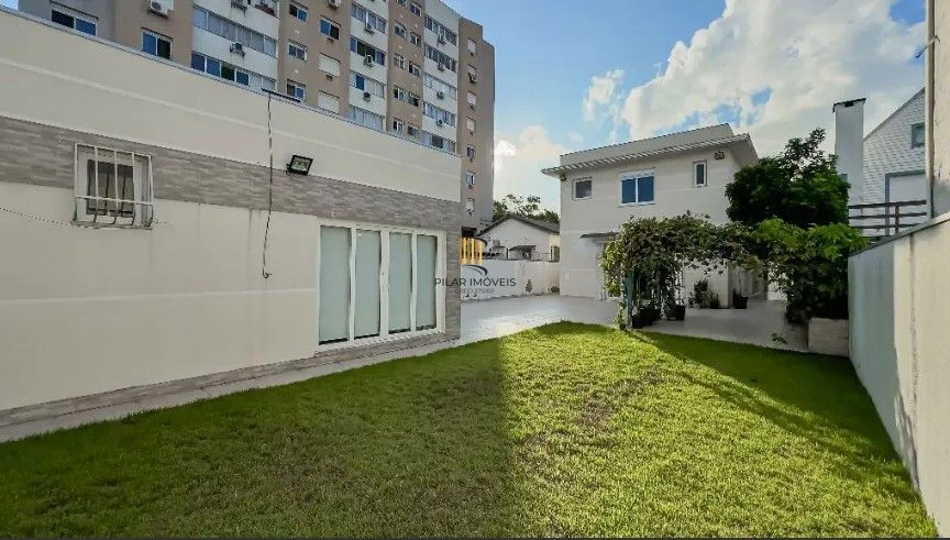 Casa 4 dormitórios no bairro Partenon