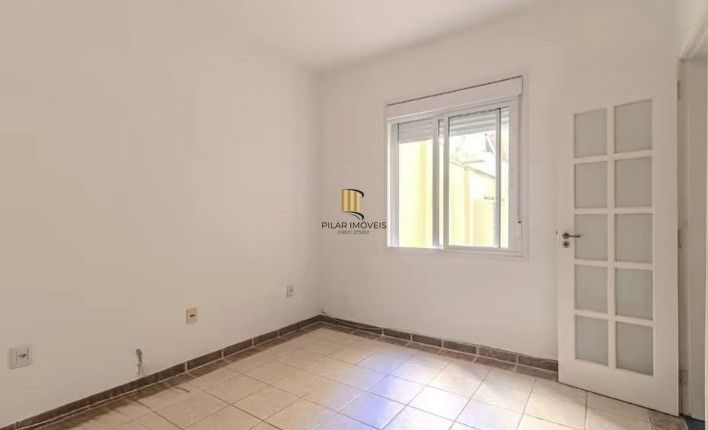 Apartamento térreo com 3 dormitórios no bairro Azenha!