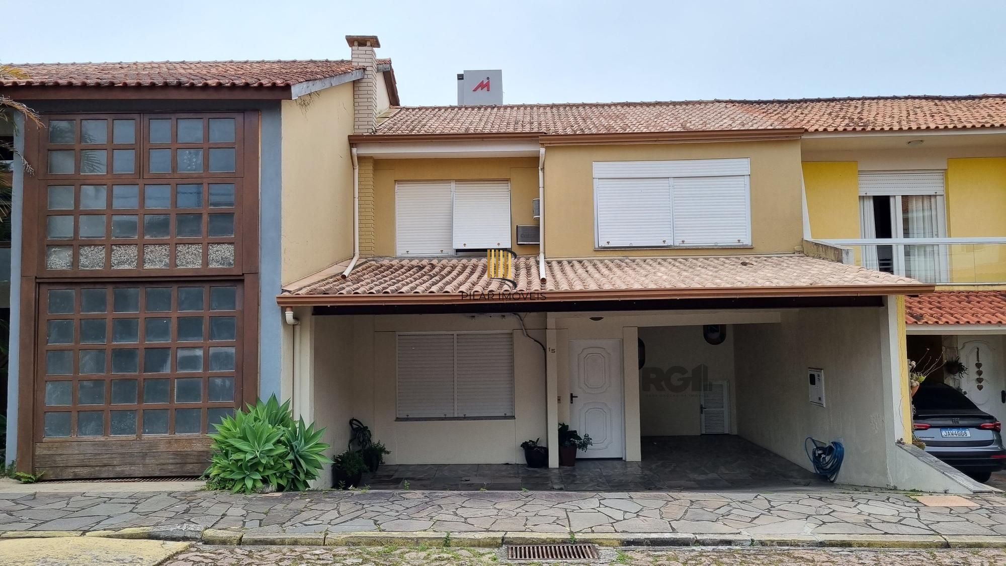 Casa de Condomínio 3 dormitórios no bairro Santo Antônio