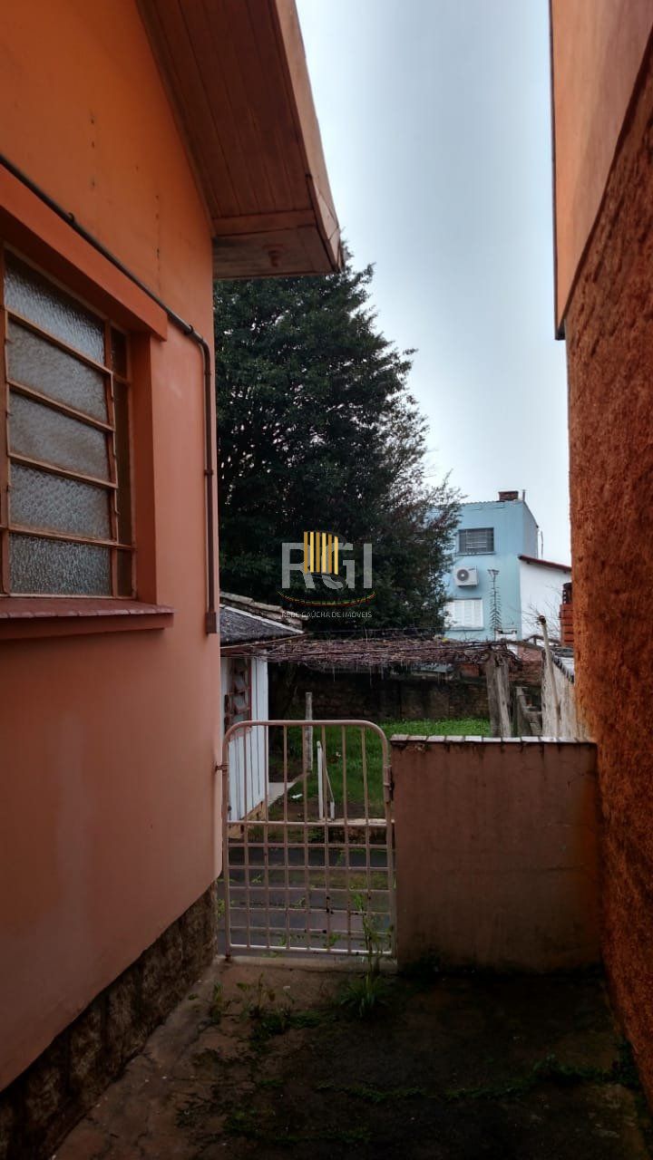 Casa para Venda - 140m², 3 dormitórios, 3 vagas - Santo Antonio