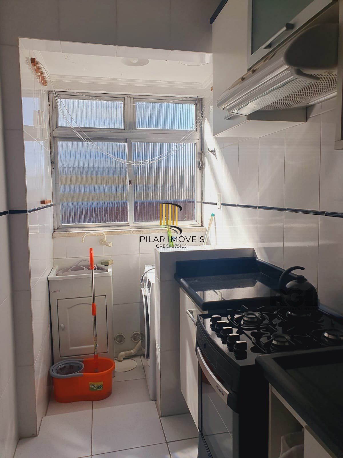 Apartamento de 02 dormitórios, no bairro Partenon, para locação