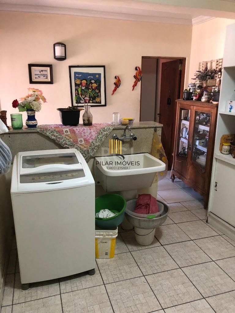 Casa para Venda - 225.91m², 4 dormitórios, sendo 2 suites, 1 vaga - Nonoai
