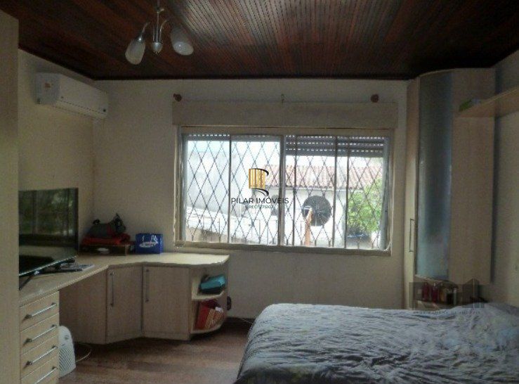 Casa 3 dormitórios no bairro Partenon