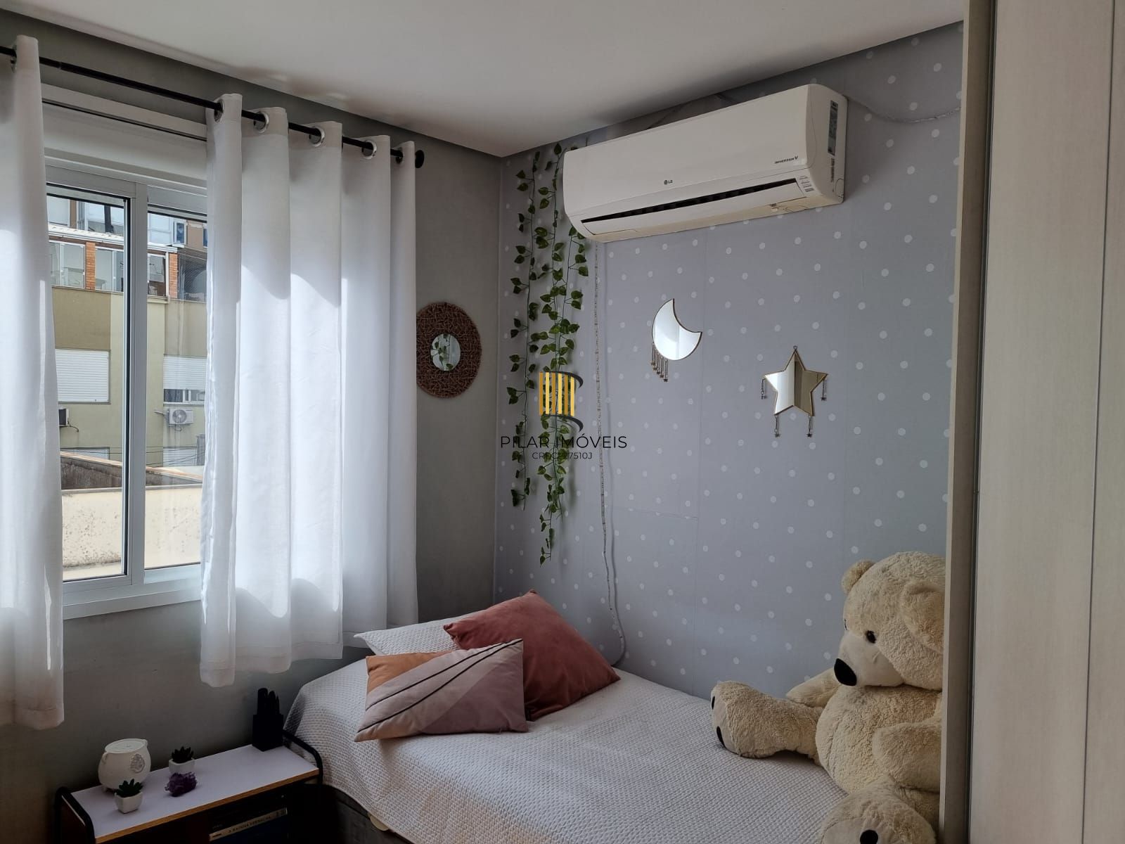 Apartamento de 2 dormitórios com vaga no Bairro Santana