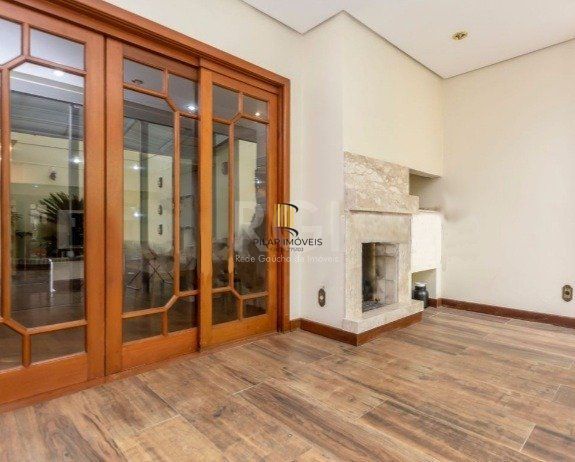 Casa para Venda - 250m², 5 dormitórios, sendo 1 suites, 4 vagas - Sarandi