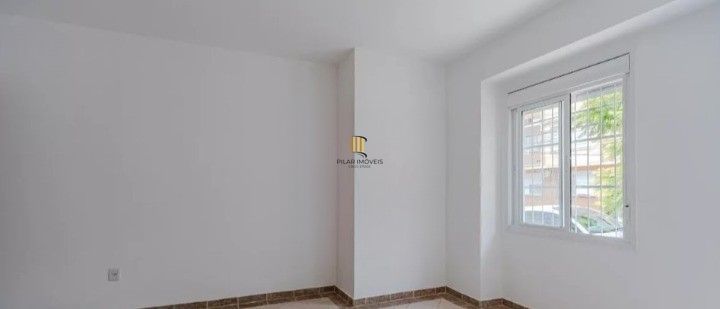 Apartamento térreo com 3 dormitórios no bairro Azenha!