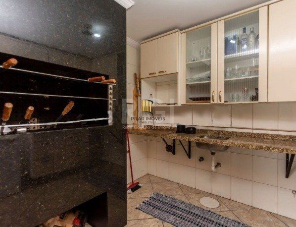Casa para Venda - 250m², 5 dormitórios, sendo 1 suites, 4 vagas - Sarandi