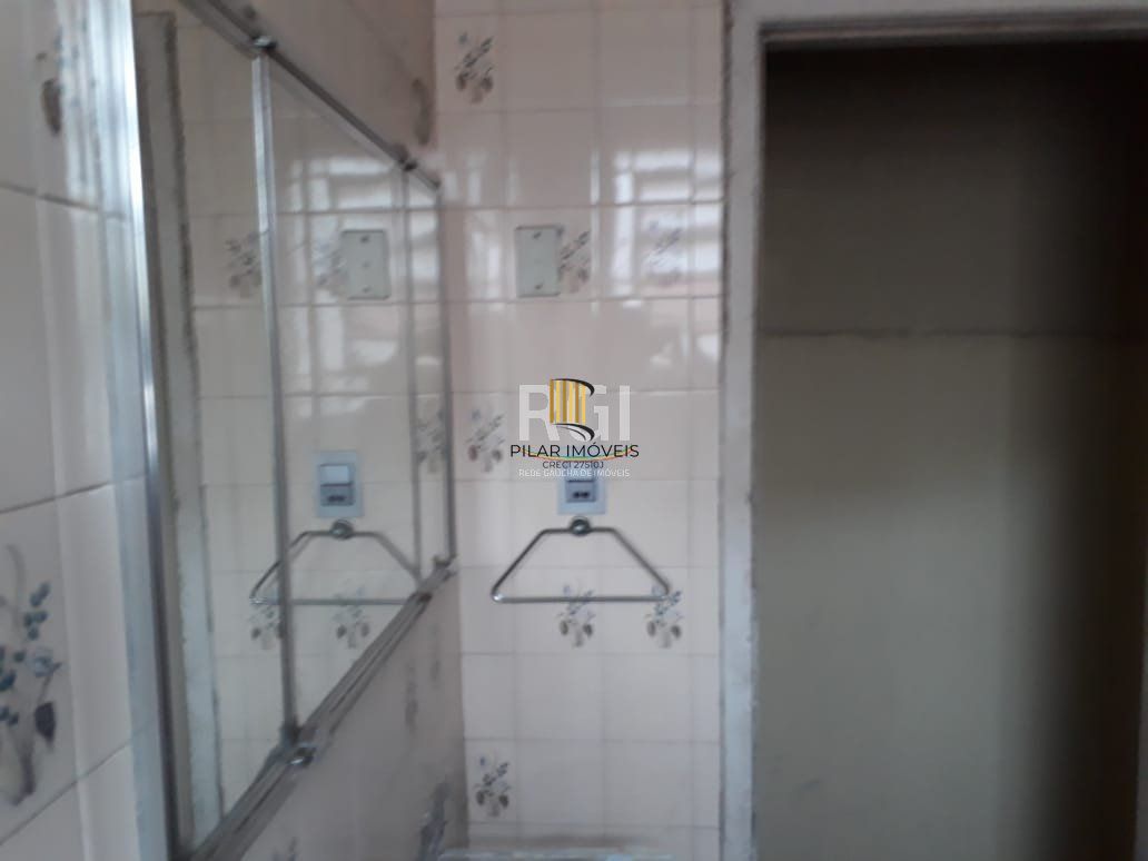 Casa para Venda - 415.8m², 5 dormitórios, 3 vagas - Menino Deus